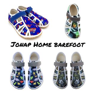 Doplnili jsme pro vás barefootové papučky Jonap Home! Pro kluky máme krásné vzory dino🦕🦖hasiči🚒👨‍🚒fotbal⚽️🥅 #emelliboticky...